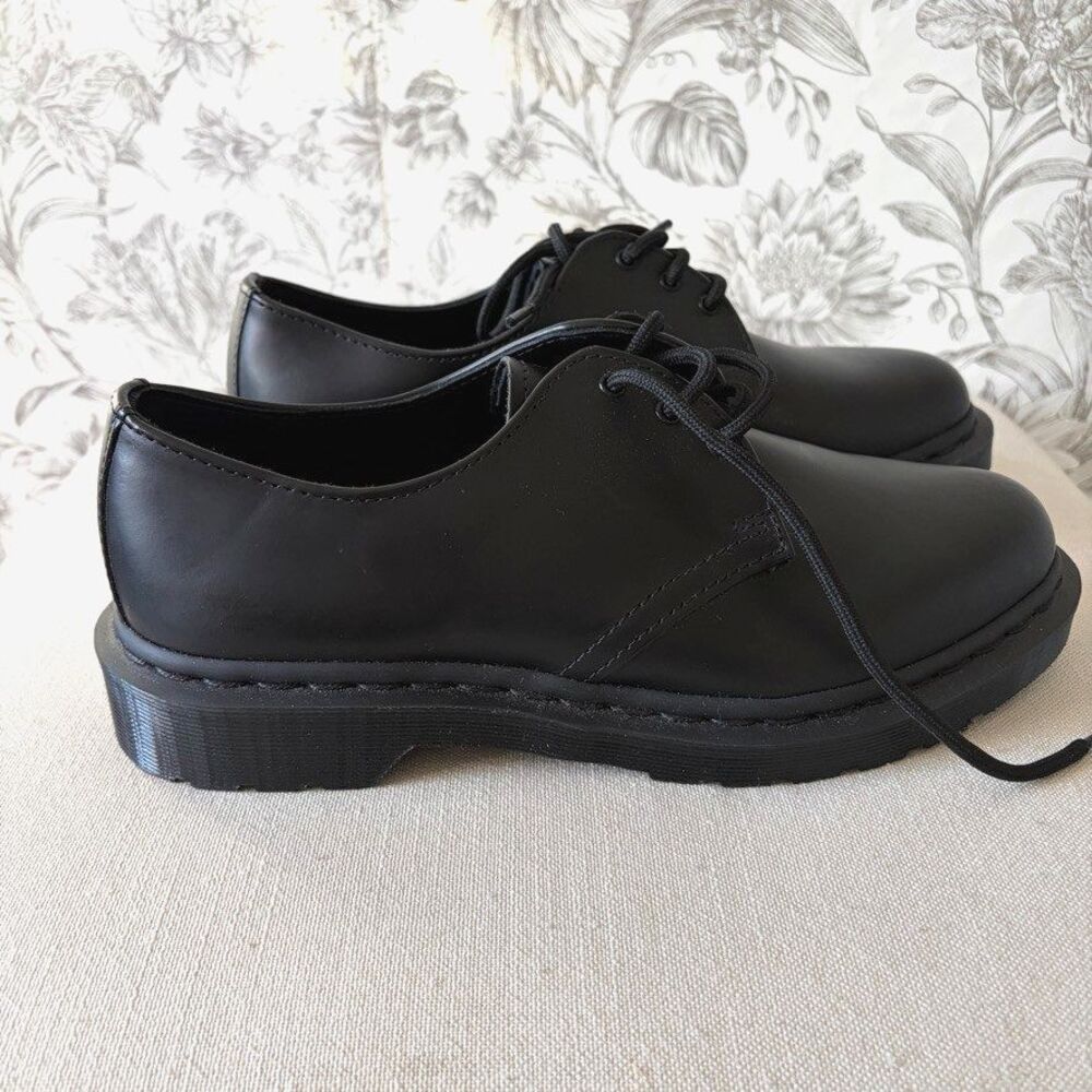 Dr. Martens 14345 Black 3 Eyelet Smooth Leather Oxford Shoes Men 8/Women 9 NWOB
